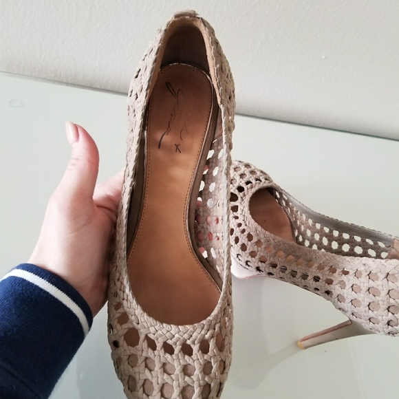 Badgley Mischka pumps - Picture 3 of 5